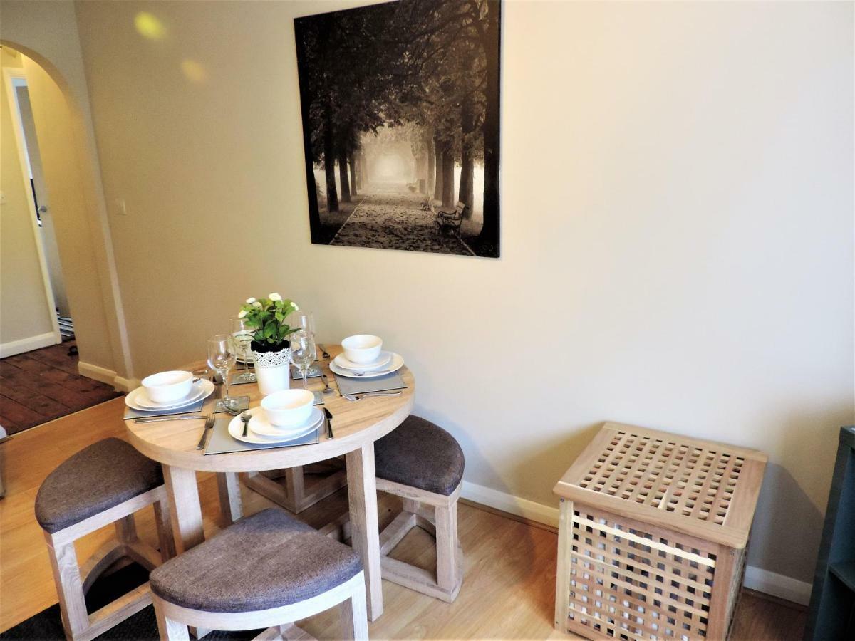 1 Bed Bagshot Pennyhill Accommodation Extérieur photo