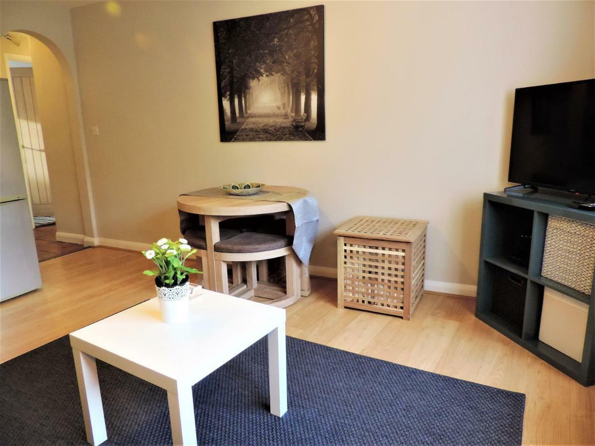 1 Bed Bagshot Pennyhill Accommodation Extérieur photo